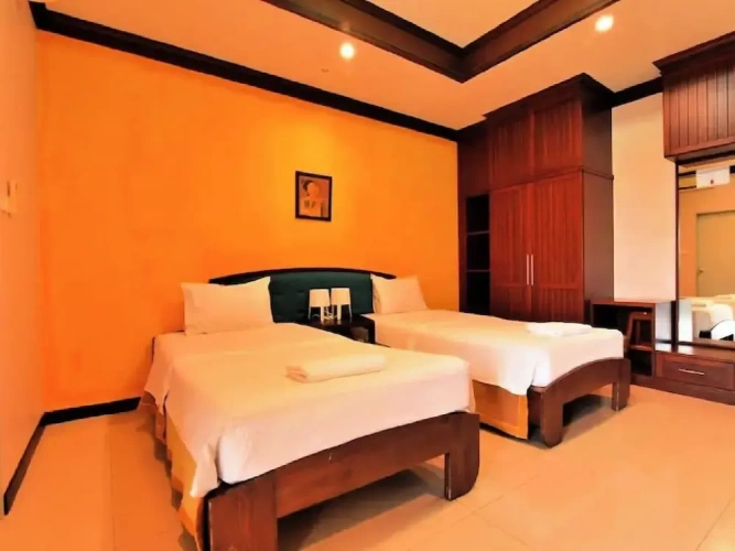 Standard Twin room with balcony