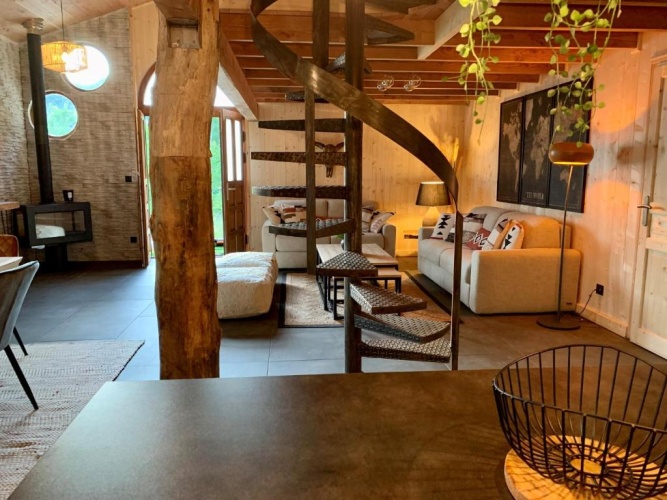 2 Bedrooms Chalet
