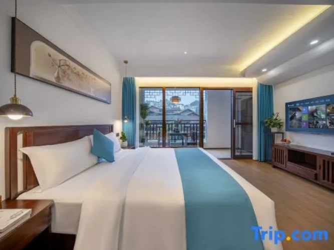 Triple Family Suite with balcony and with river view