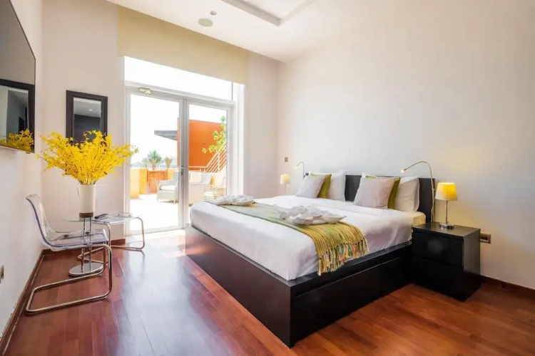 Exquisite 2BR w Exclusive Beach Access at the Palm