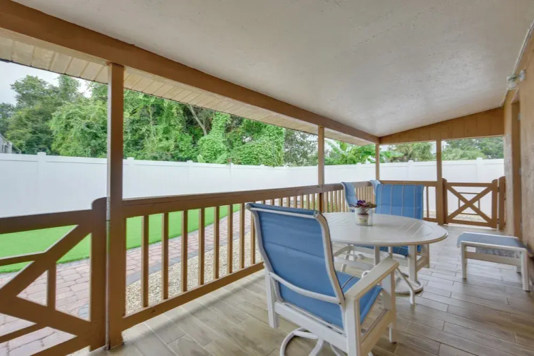 10 Mi to Coquina Beach: Spacious Bradenton Duplex