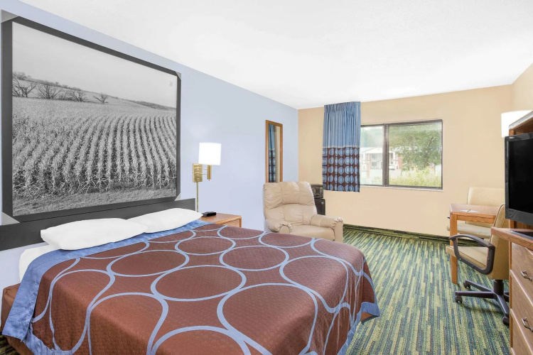Boarders Inn & Suites by Cobblestone Hotels - Waterloo/Cedar Falls