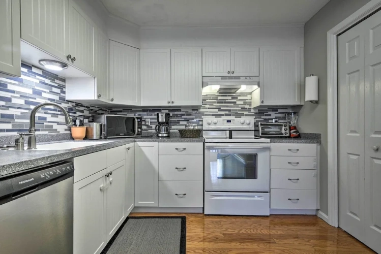 3 Bedrooms Apartment