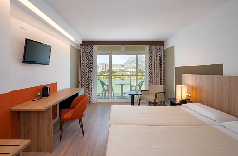 Twin room with balcony
