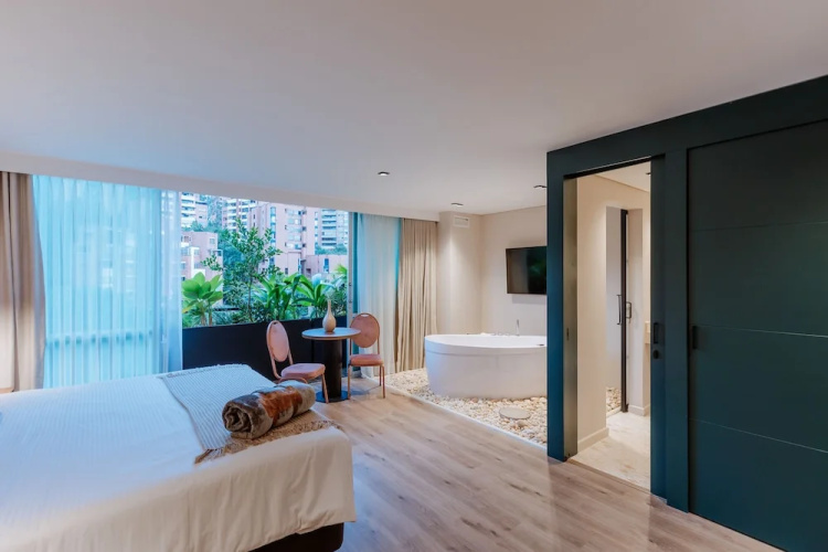 1616 Hotel