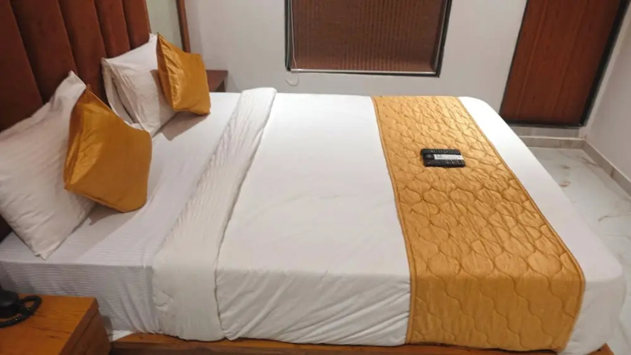 Hotel Palms Residency