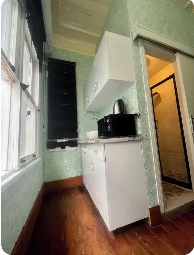 Economy room