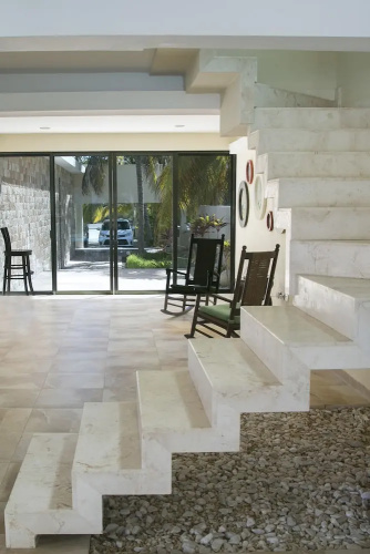 5 BR House with Pool and Private Beach