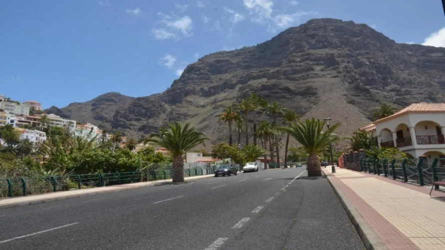 2 Bedrooms Single Apartment