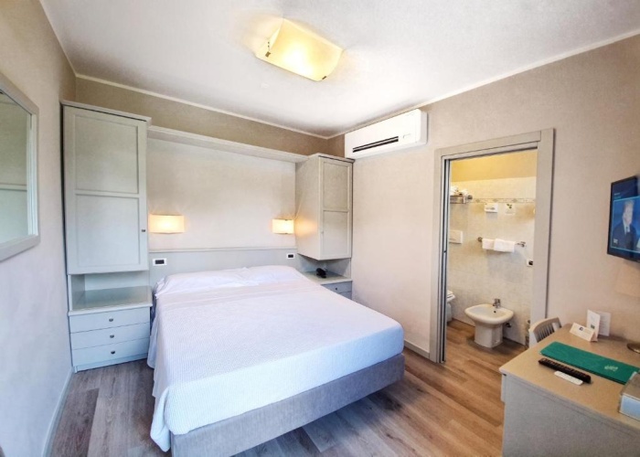Standard Double Basement room