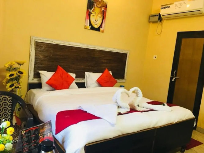 Hotel Aanvi Palace