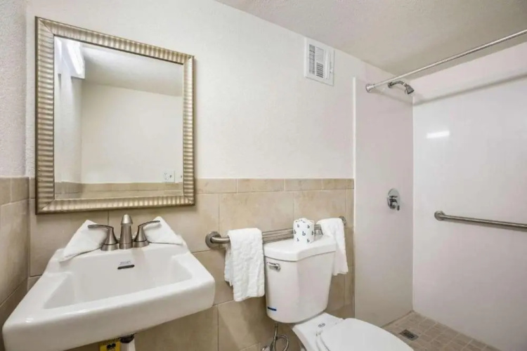 OYO Hotel Orlando Airport photo 8