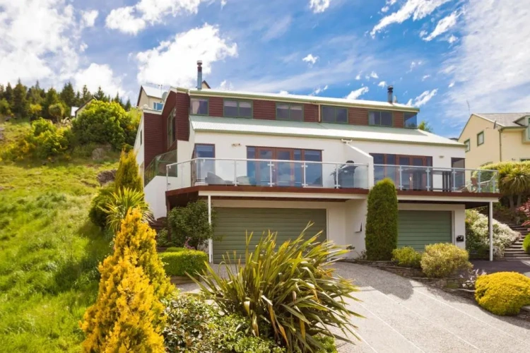 4 Bedrooms Cottage