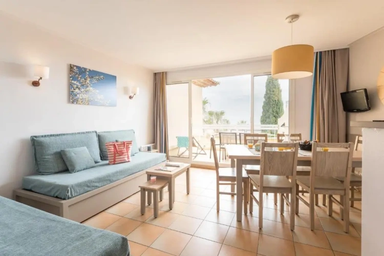 1 Bedroom Apartment