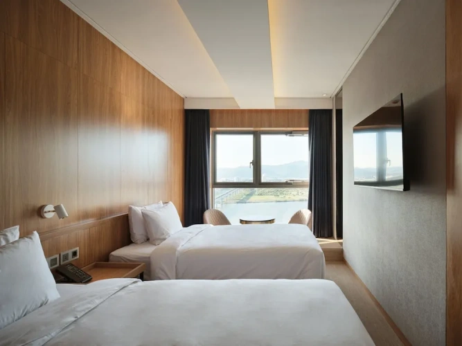 Deluxe Twin room with river view