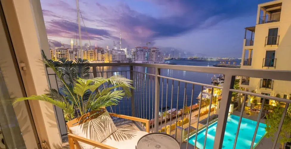 LUX  The Le Pont Sea View Suite