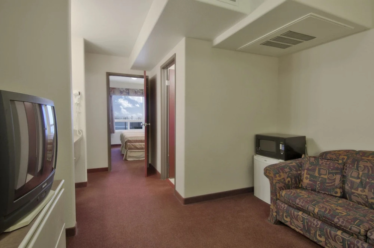 Super 8 Yellowknife