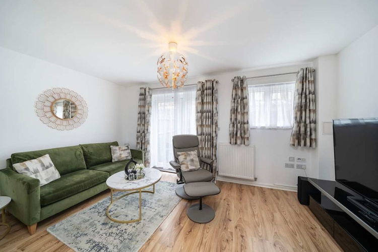 Charming 2-bedroom House in Northfleet