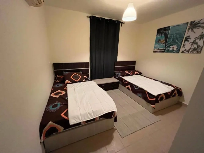 2 Bedrooms Apartment