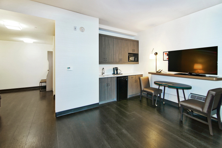 Holiday Inn & Suites Calgary Airport North photo 24
