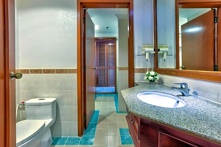 Deluxe Twin Suite with balcony