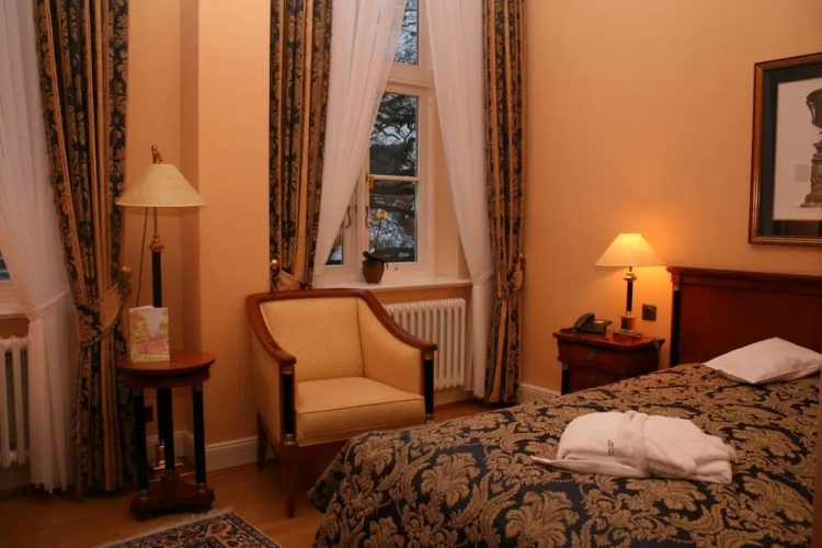 Standard Double room with view