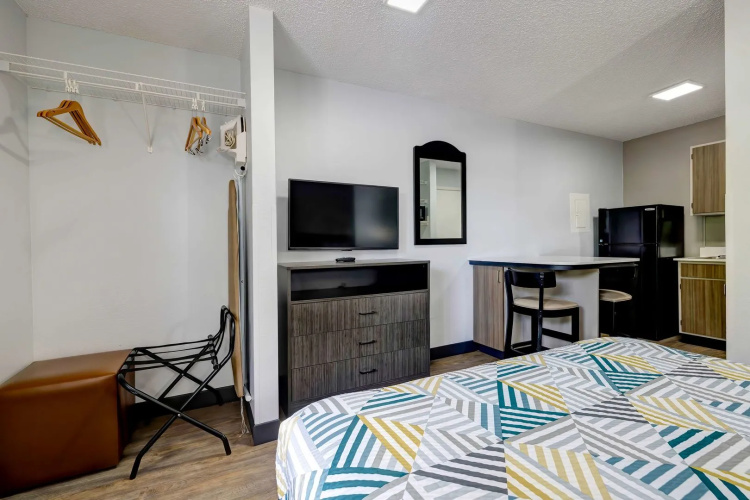 Studio 6 Arlington, TX - South - Dallas