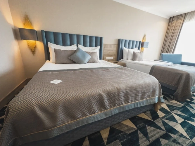 Standard room with balcony and with partial sea view
