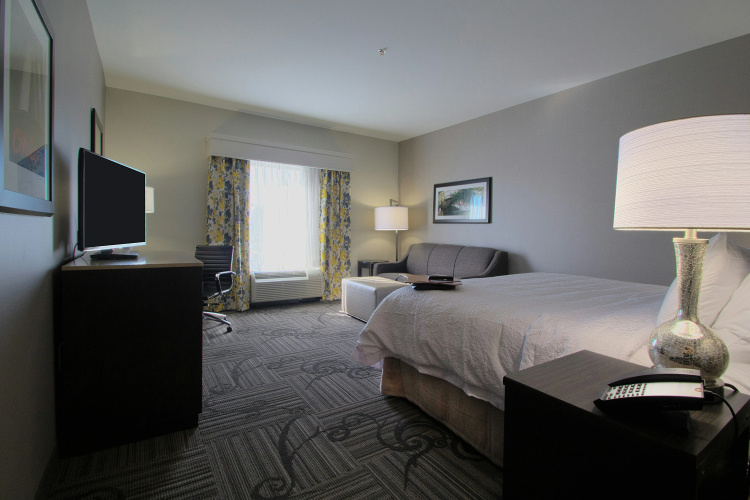 Hampton Inn & Suites Columbus/University Area photo 8