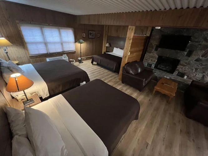 Standard Triple room