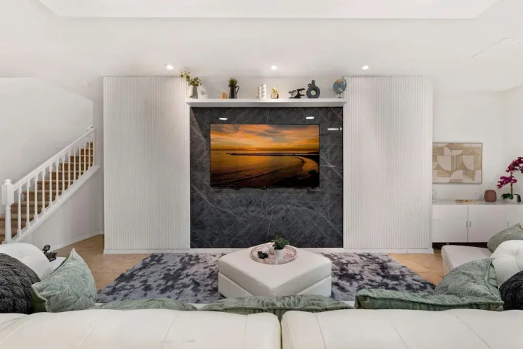 Sleeps 20 - Masterpiece Collection Ww101