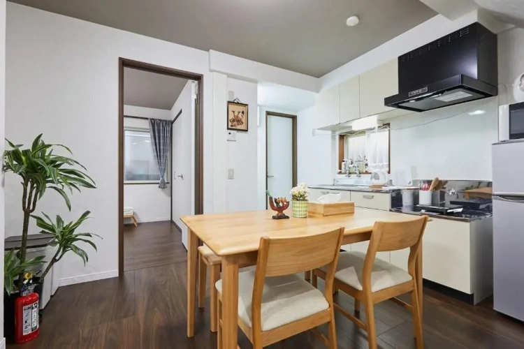 2 Bedrooms Apartment