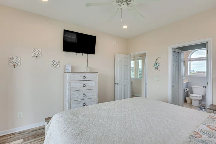 4 Bedrooms Cottage