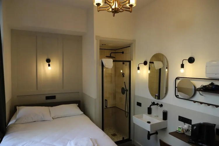 Mr.Lewis Hotel Rotterdam