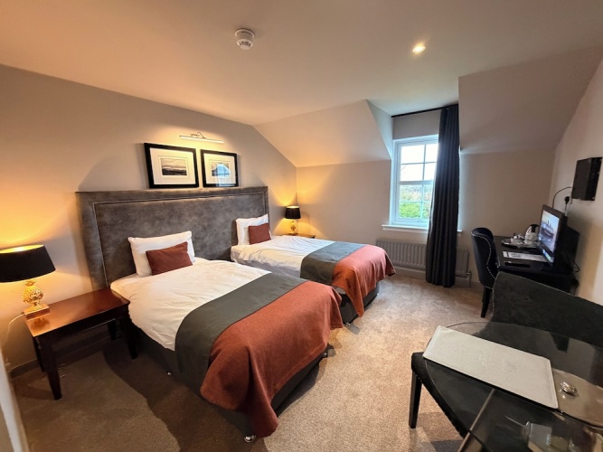 Standard Twin room