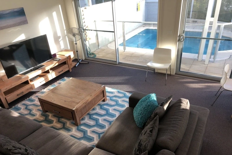 3 Bedrooms Villa with balcony