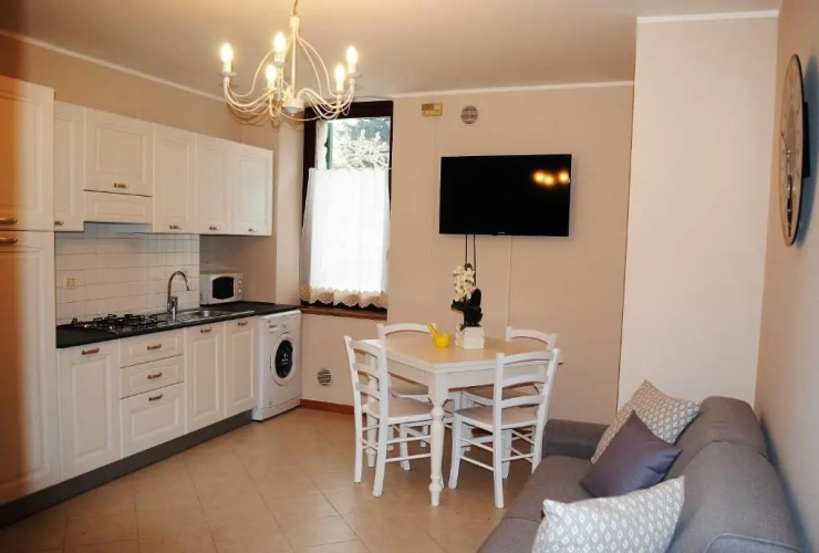 2 Bedrooms Apartment