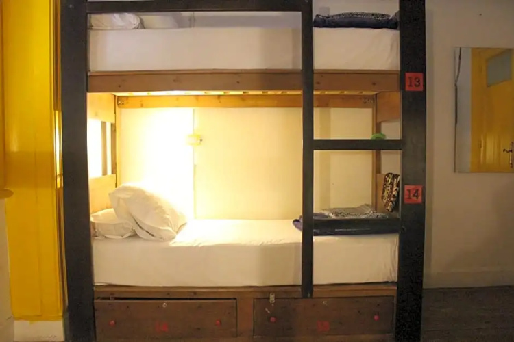 Ithaka Hostel