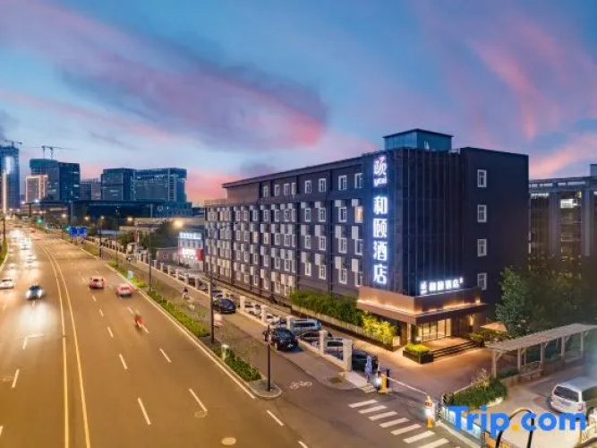 Yitel Hotel