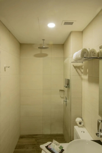 J8 Hotel