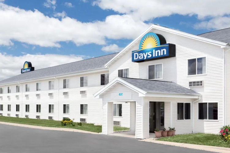 Days Inn By Wyndham Neenah - Oshkosh, WI