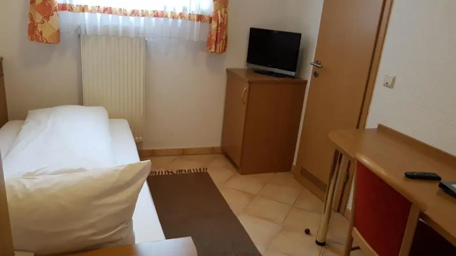 Economy Single Basement room