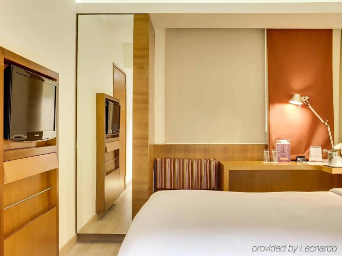 ibis Mumbai Airport Hotel