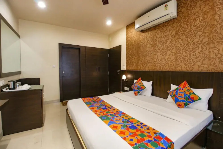 Fabhotel Kamla Regency