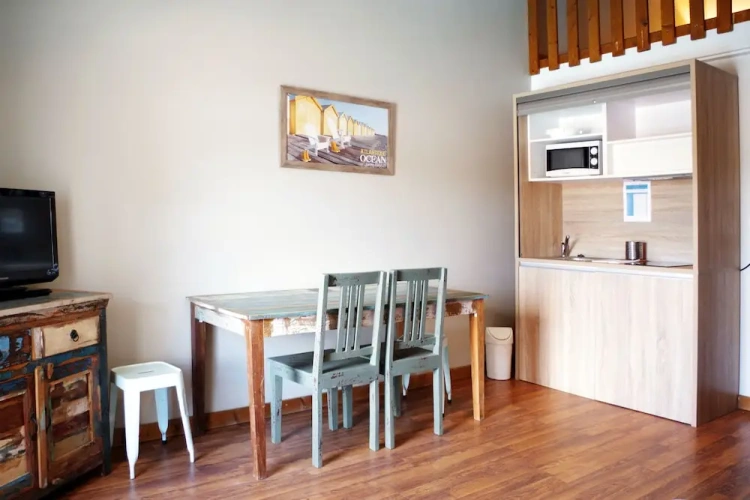 1 Bedroom Attic Apartment