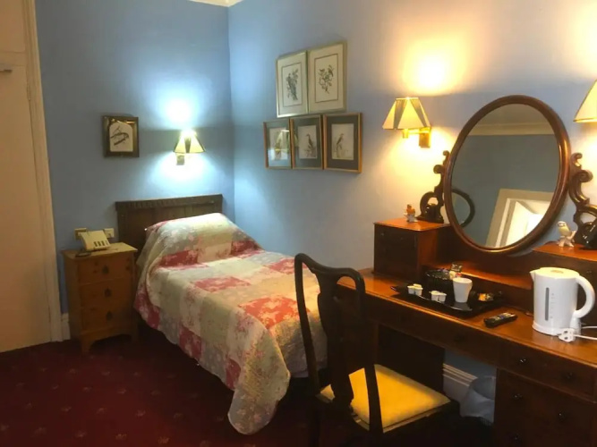 Wynnstay Hotel