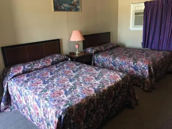 Shamrock Motel