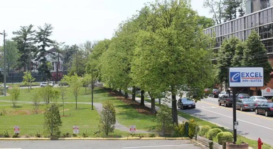Excel Inn & Suites