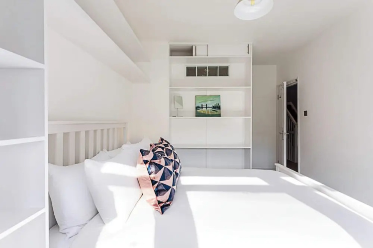 Three Bedroom Kensington Flat