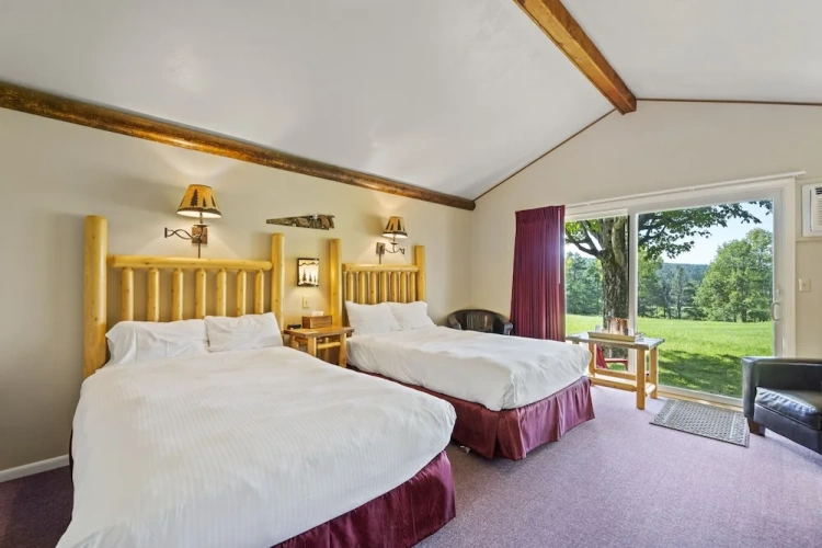 Standard Quadruple room with mountain view